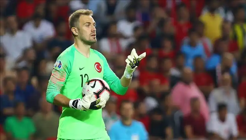 Mert Günok Futbolu Bırakma Kararını Açıkladı: Yaş ve Gelecek Planları