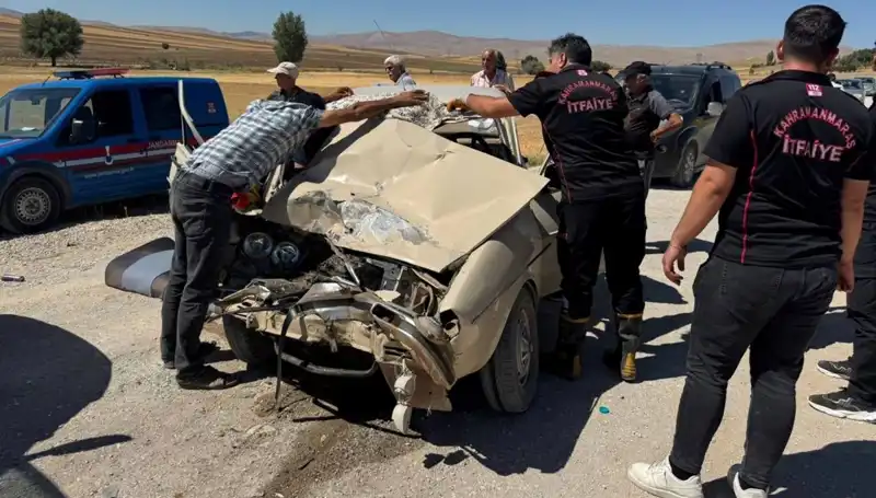 Kahramanmaraş'ta Feci Kaza: Kamyonet ve Otomobil Çarpıştı
