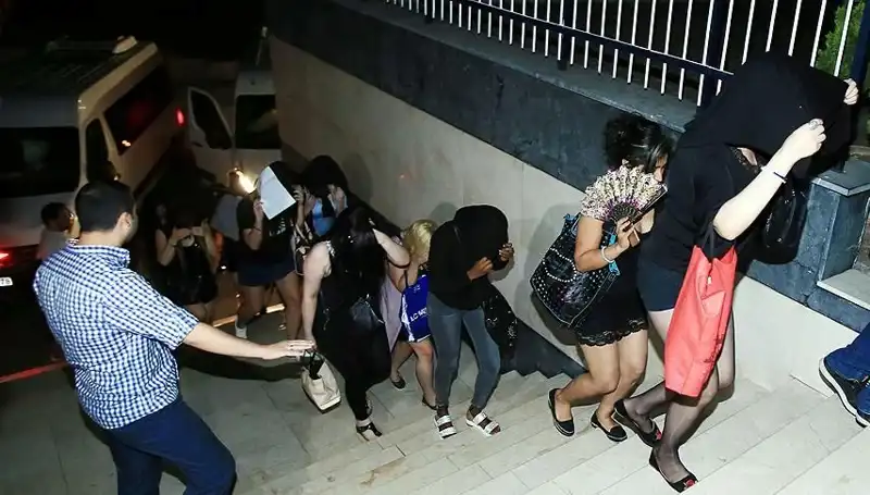 Düzce'de Fuhuş Operasyonunda 5 Kişi Gözaltına Alındı