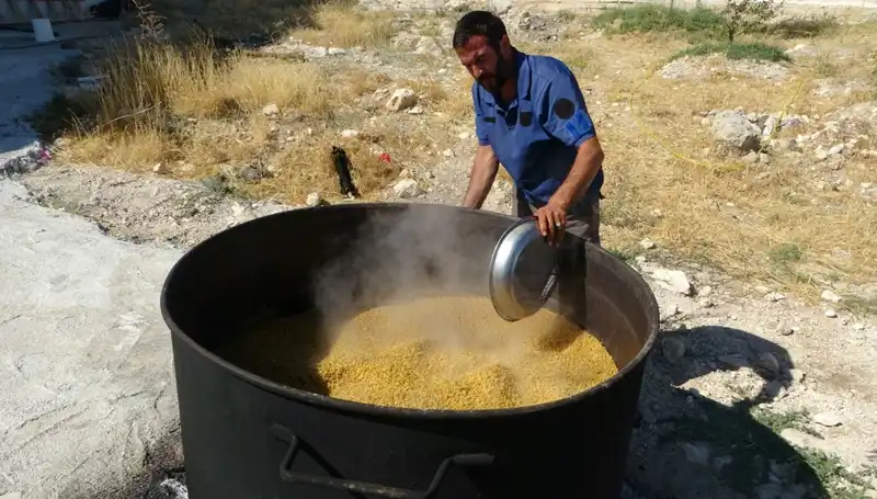 Her Yıl Gelenek Gibi: Kazanlar Ağustos'ta Kaynamaya Başladı!
