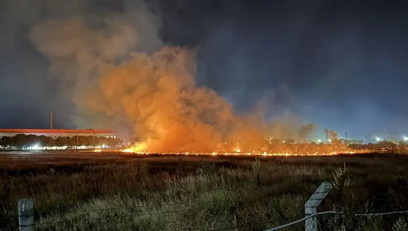 İzmir'de Gece Yarısı Patlayan Yangın Alarmı! Neler Oluyor?