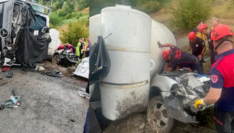 Beton Mikseri Düşünce Otomobilin Üzerine Devrildi: 1 Hayat Gitti, 1 Yaralı