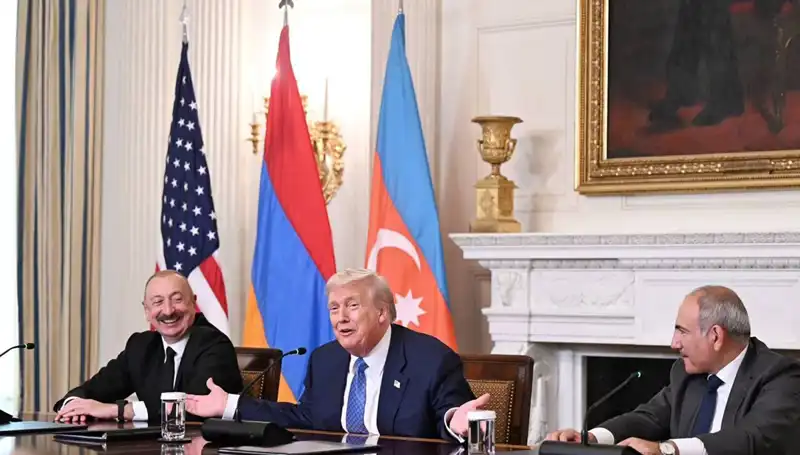 Aliyev'den Ermenistan'a Anayasa Değişikliği Çağrısı: Zaman Kaybetmeyin