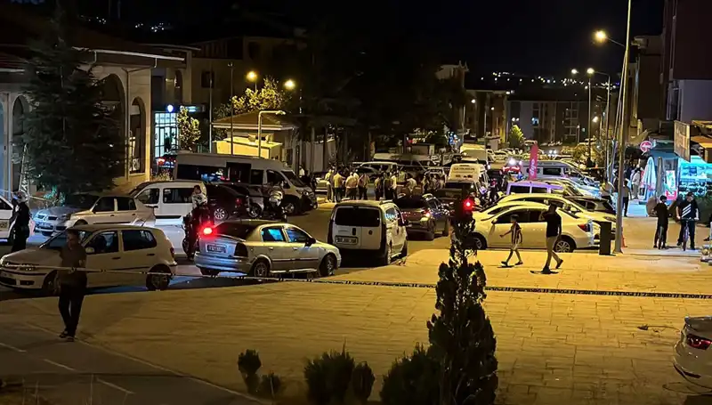 İki Aile Arasında Gerginlik: Korkunç Kavga 1 Ölümcül Yaralı