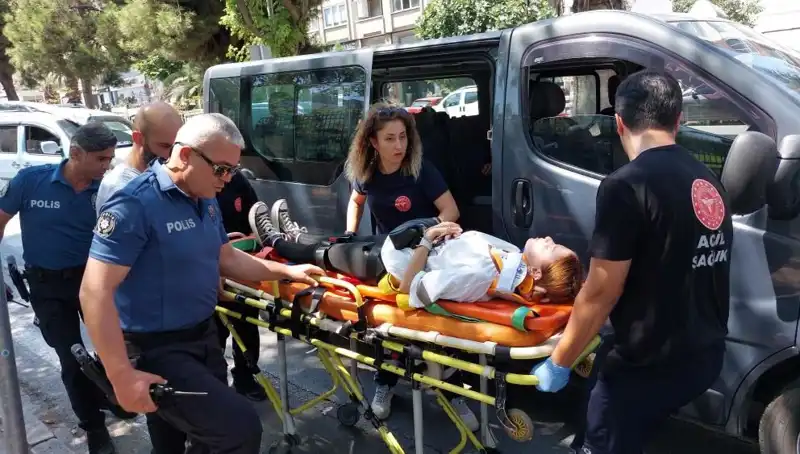 Samsun'da Feci Kaza: Minibüs Kamyona Çarptı, 2 Yaralı!
