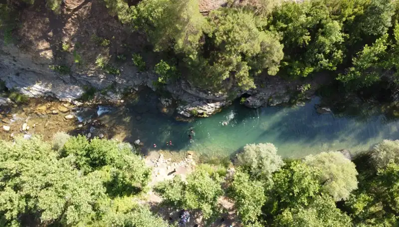 Adana'da Nem Bastırdı, Yaylacılar Doğal Su Kaynaklarında Ferahladı!
