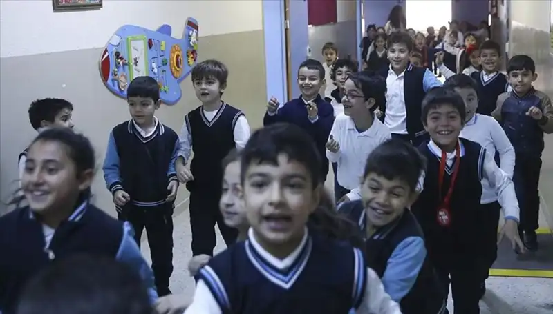 2025 Okul Açılış Tarihleri: Öğrenciler ve Veliler İçin Merakla Beklenen Takvim
