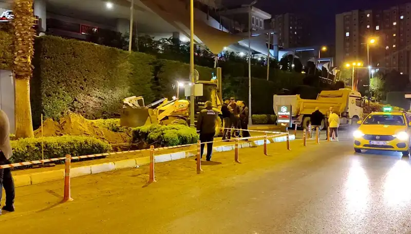 AVM Kapısında Doğalgaz Panik Anları: Alışveriş Keyfi Tehlikede