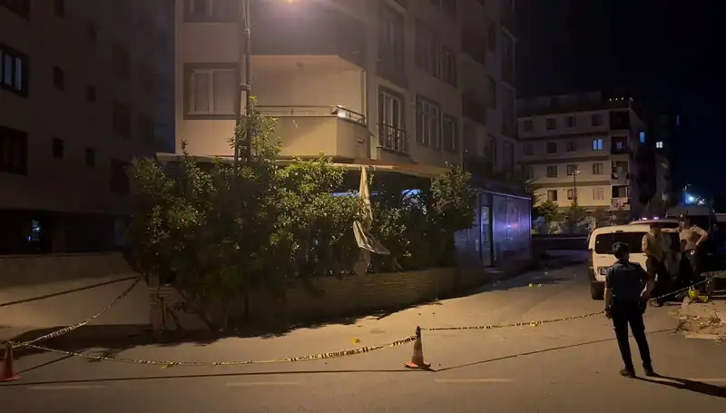 İstanbul'da Kafeye Silahlı Saldırı: Olay Anında Neler Yaşandı?