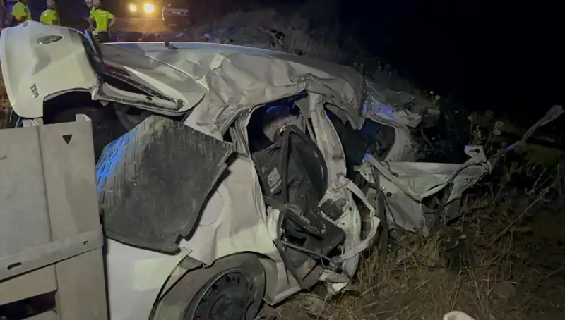 Ters Şeride Giren Otomobilin Tankerle Çarpışması: 1 Ölü, 2 Yaralı!