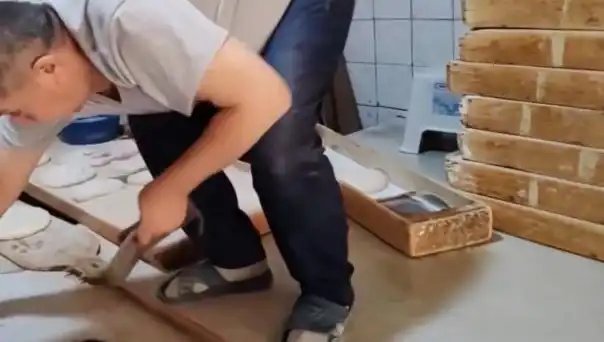 Pide Tezgahına Terlikle Basan Fırına 105 Bin TL Ceza Uygulandı!