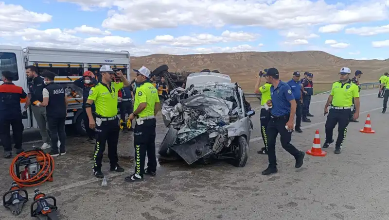 Yozgat'ta Korkunç Kaza: 3 Can Hayatını Kaybetti, 2 Yaralı