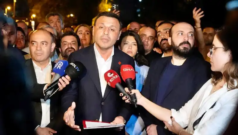 CHP İstanbul İl Başkanı Özgür Çelik, Savcılıkta İfade Verdi: Gözaltı Genelgesi Üzerine Açıklamalar