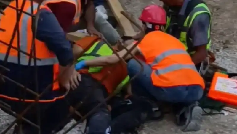 Adana’da İnşaatta Üzücü Kaza: İki İşçi Yaralandı