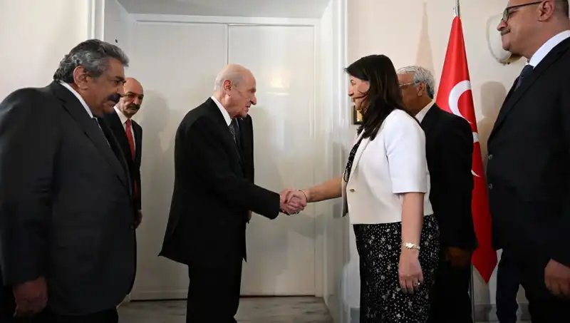 MHP Lideri Bahçeli, DEM Parti Heyetini Kabul Etti: Siyasi İstişareler ve Gelecek Stratejileri