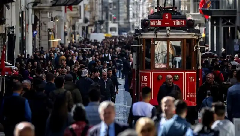 Türkiye'nin Nüfusu Hızla Artıyor: Yeni Rakamlar Açıklandı!