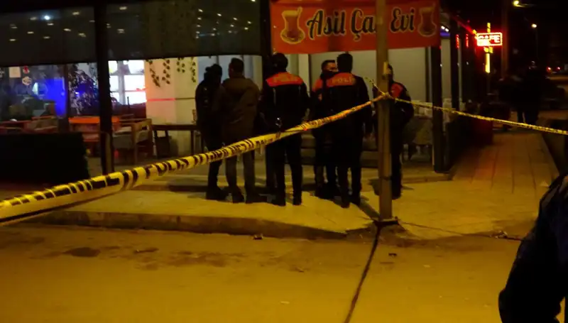 Hukuksuz Çatışma: Kahvehane Husumeti Can Aldı, Dört Kişi Yaralandı