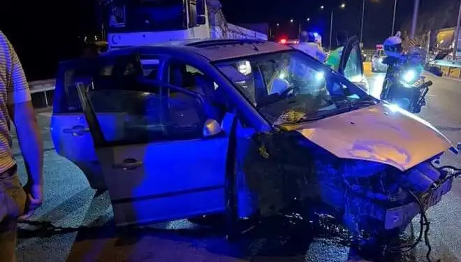 Otomobil Bariyere Çarptı: Feci Kazada Bir Ölü, Üç Yaralı!