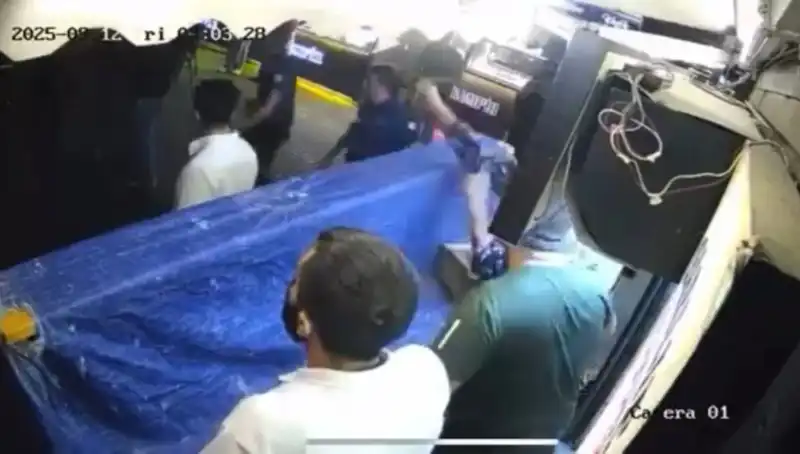 Ortaköy'de Gecenin Karanlığında Şok Eden Kavga!