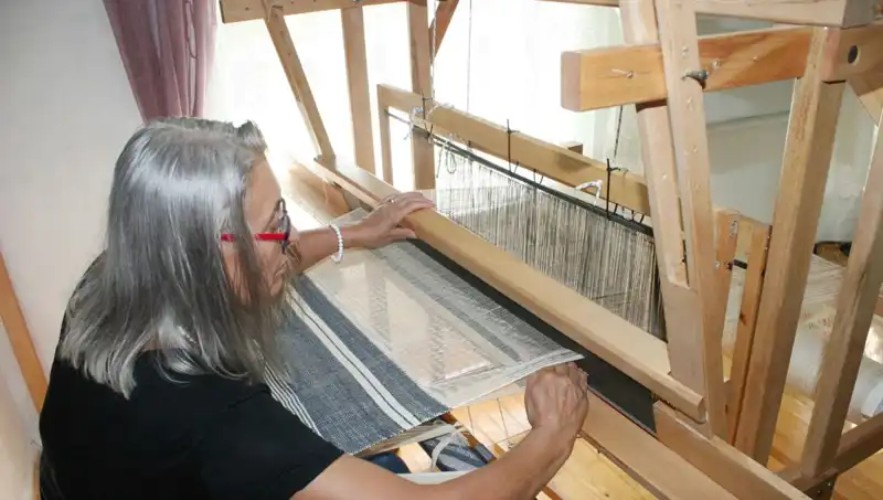 Eski Giysileri Yeniden Hayata Döndüren Harika Dönüşüm Projesi