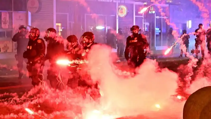 Los Angeles'taki Protestolar: ABD Genelinde İsyan Dalgası Yayılıyor
