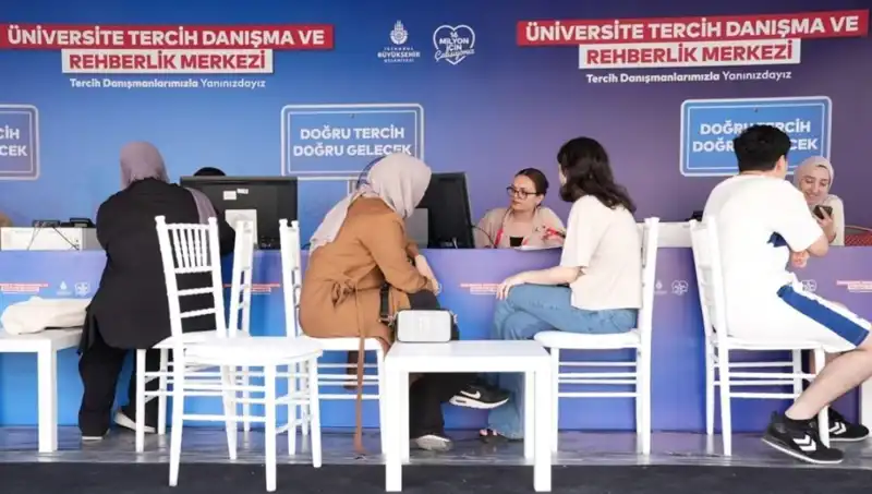 İstanbul’un Gençlerine Müjde: İBB Tercih Danışma ve Rehberlik Merkezleri Açılıyor