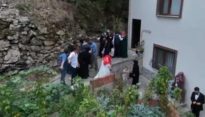 Düğün Töreninde Kanlı Anlar: Kurşunlar Havada Uçuştu