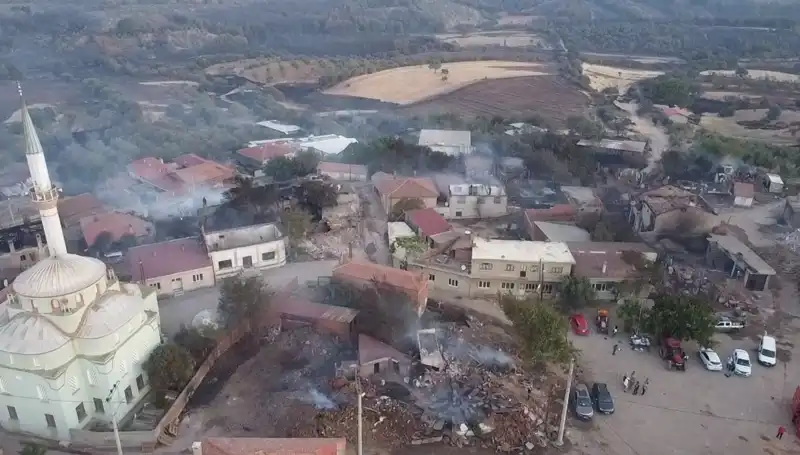 Çanakkale’de Orman Yangını: Havadan Görüntülenen Korkunç Manzaralar