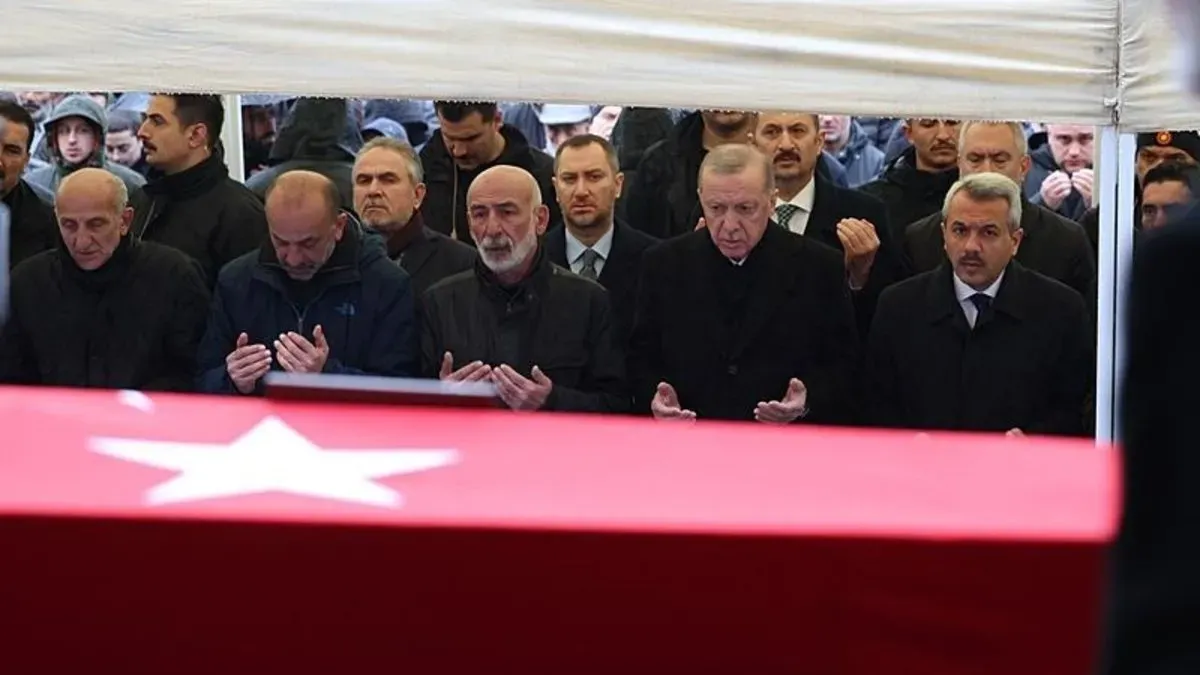 Cumhurbaşkanı Erdoğan, Kıbrıs Gazisi Komşusu Muhammet Karslı’nın Cenazesinde Son Görevini Yerine Getirdi