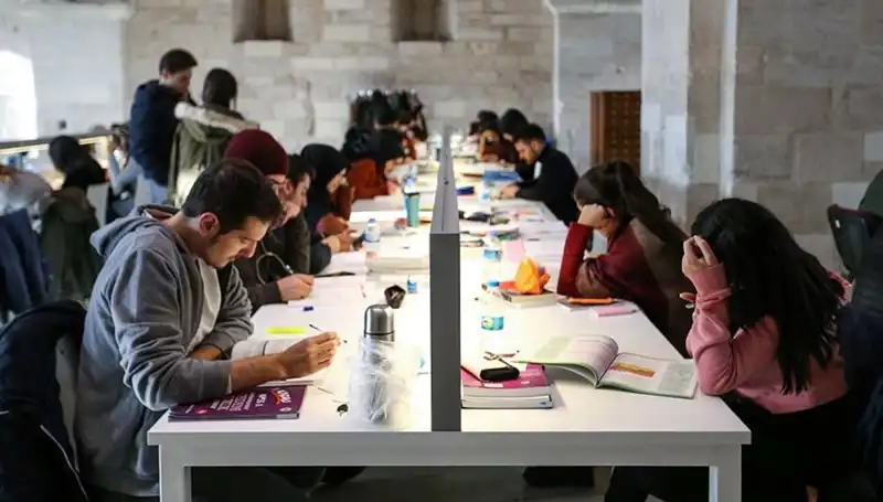 Üniversitelerin 2024-2025 Eğitim Yılı Başlangıç Tarihleri Belli Oldu!