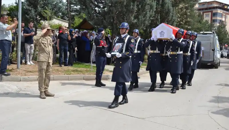 Şehitlerimizi Gözyaşlarıyla Uğurluyoruz: Vatan Sevgisi Duygulandırdı