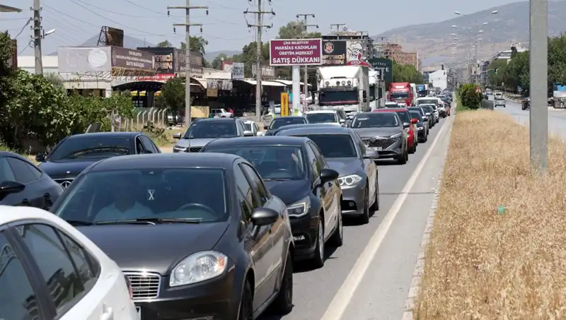Aydın-Muğla Karayolunda Oluşan Uzun Araç Kuyruğu Tedirgin Ediyor