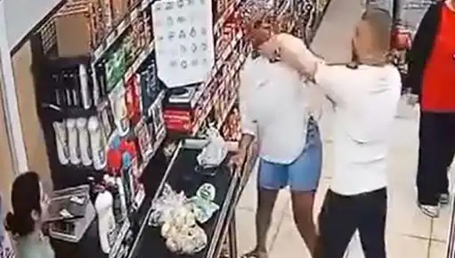 Market Kasa Sırasında Şok Eden Olay: Anneye Saldırı