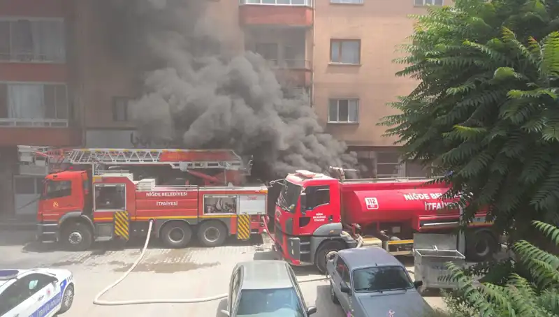Niğde’de Beyaz Eşya Deposunda Büyük Yangın Paniği Yaşandı