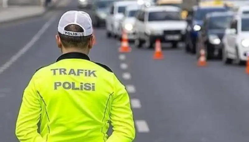 Cumartesi Günü İstanbulluları Bekleyen Trafik Felaketi: Hangi Yollar Kapatılacak?