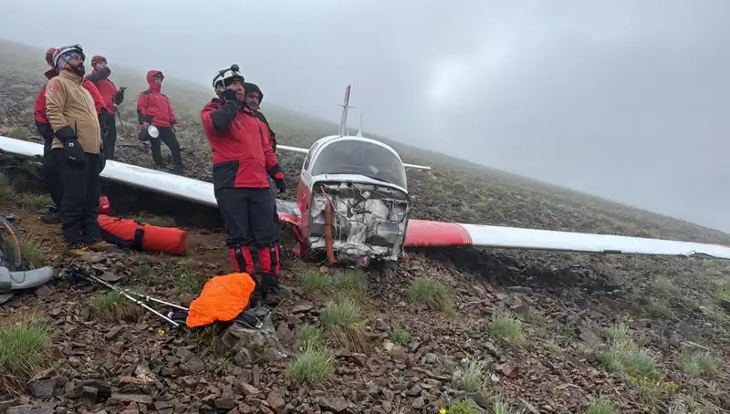 Türk Pilota Ait Uçak Düştü: Trajik Kazada Pilot Hayatını Kaybetti, Kadın Yolcu Kurtuldu