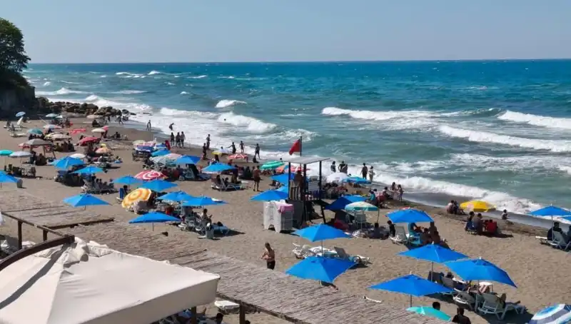 Akçakoca’da Yaz Aylarında Deniz Yasağı Kararı: Sebepleri ve Etkileri
