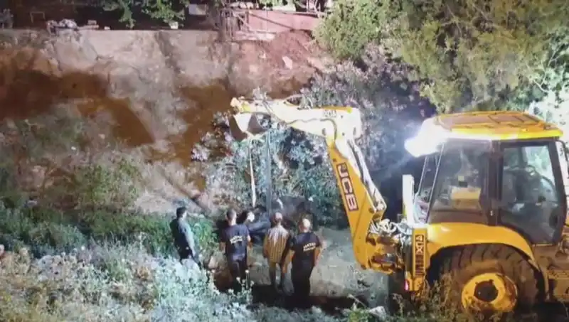 Hatay'da Cesur Ekipten İnanılmaz İnek Kurtarma Operasyonu