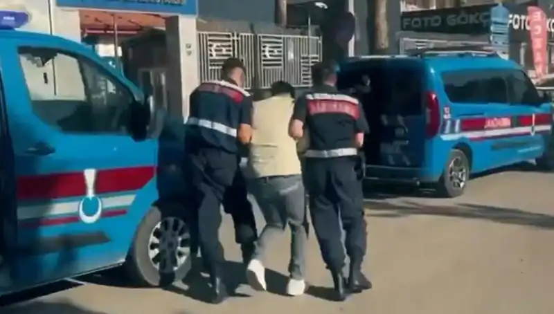 10 İlde Büyük Operasyon: 5 Suç Örgütü Çökertildi, 74 Gözaltı