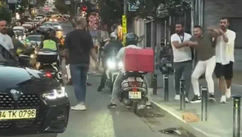 Nişantaşı’nda Yol Verme Kavgasında Sopalı Şiddet: Kadın Dehşeti Yaşadı